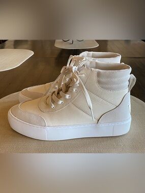 Women’s UGG Zilo High Top Sneaker Shoes Size 9 NEW